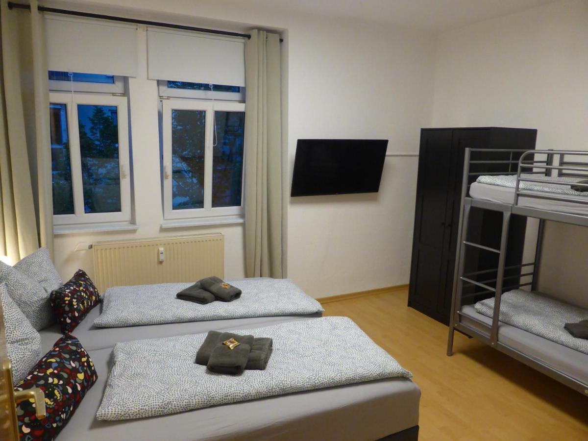 Jena City Apartment, Balkon, Sonnig, Wifi, Parkplaetze, Naehe Zentrum Exterior photo